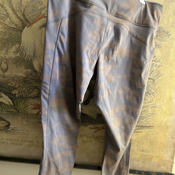 New Athleta Rainier Reflective Tights Leggings Neutral Print SZ 3X - Picture 2 of 8